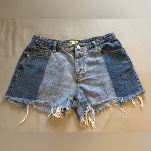 Gianni Bini Distressed Blue Jean Shorts Size Medium